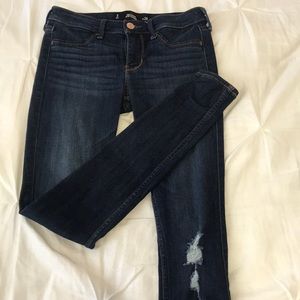 Dark wash Low rise Hollister Jeggings Ripped Knee